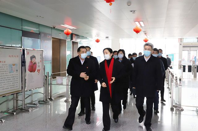 市領導至車站走訪慰問和疫情防控、保供應保安全保暢通工作督查